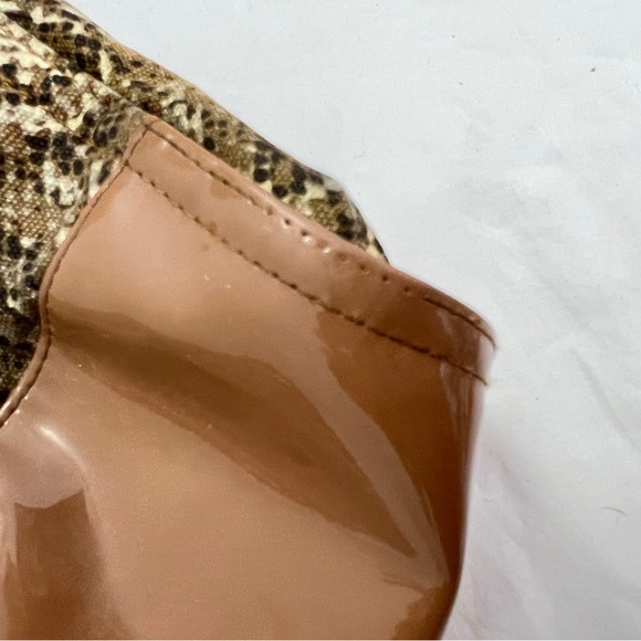 Tory Burch Elegant Snake print Tan Brown Patent Leather Canvas Shoulder Bag - Picture 6 of 14